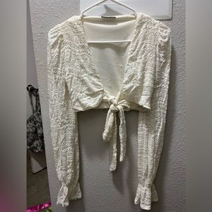 Lace white set in size XS. Inside liners so it is not see through